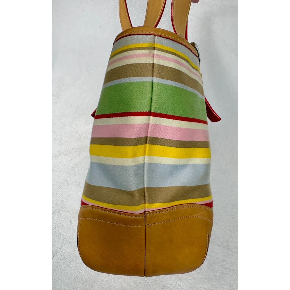 Coach Y2K Hamptons Daisy Stripe Tote with Tan Vachetta Leather Trim and Charm - Picture 6 of 16